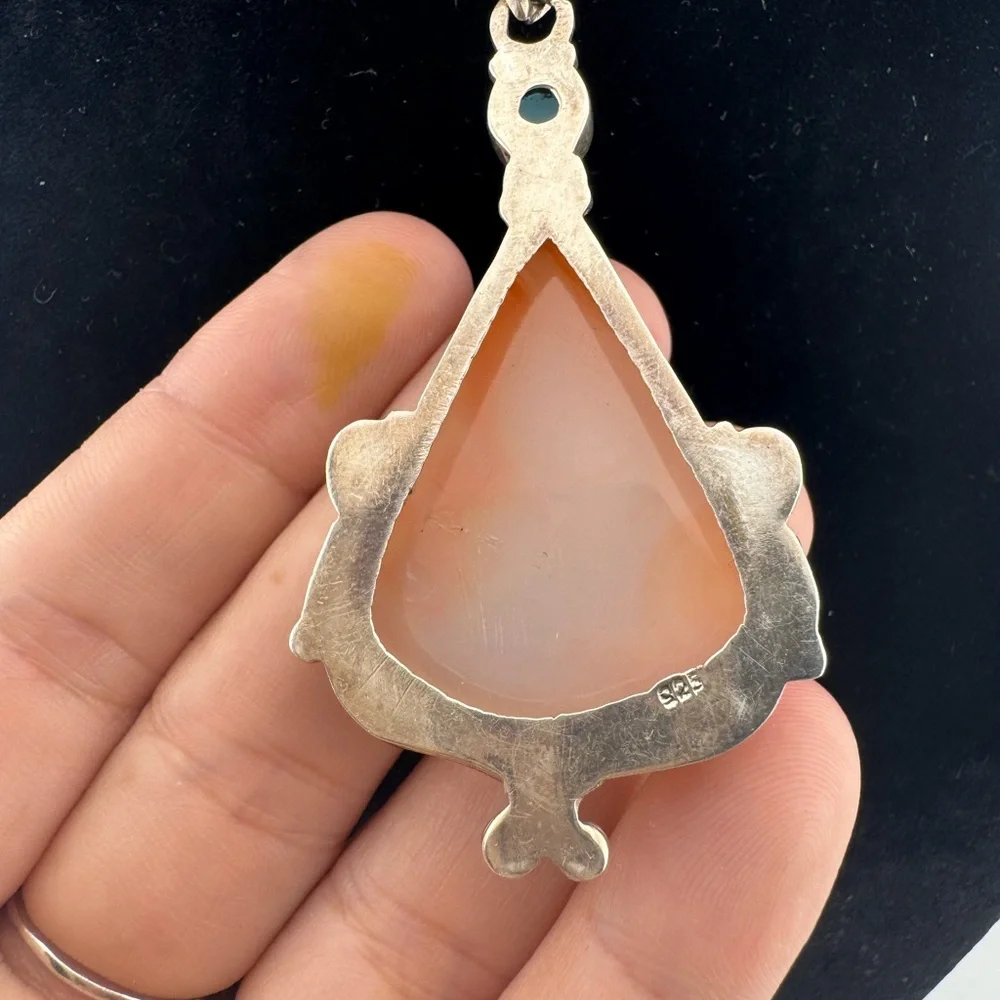 925 Sterling Silver this stunning